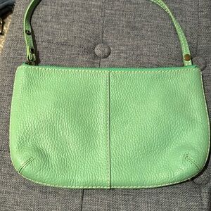 Gap 100% leather Kelly green wristlet